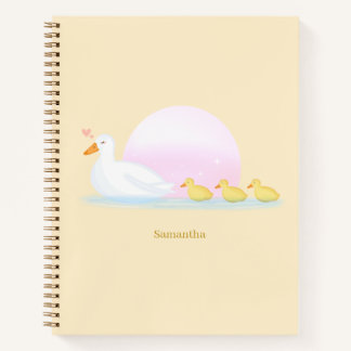 Mutterente schwimmt mit ihrer Familie Notizbuch