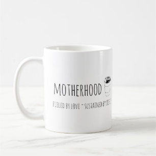 Mutterschaft tankte durch die Liebe, gestützt Kaffeetasse
