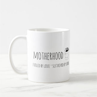 Mutterschaft tankte durch die Liebe, gestützt Kaffeetasse