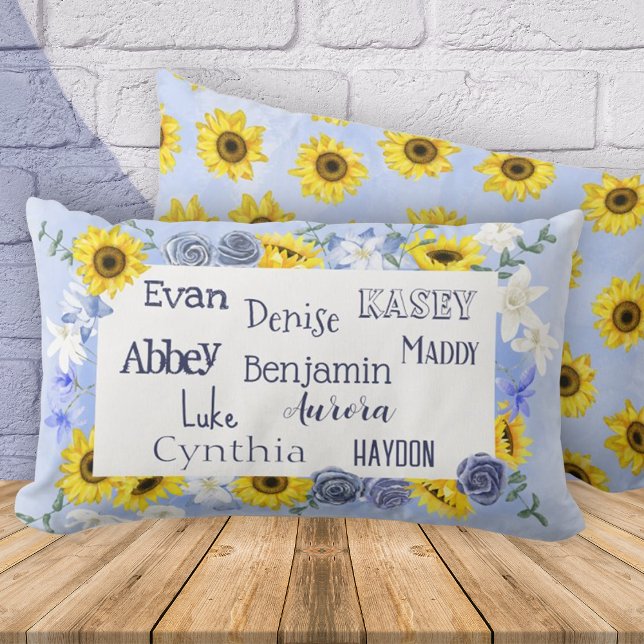 Muttertag der Großkinder Sonnenblume Blau Lendenkissen (Personalized throw pillow for grandma with grandkid's names. Sunflowers and dusty blue colors.)