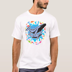 Mutterwale schützt ihr Baby in Begleitung von klei T-Shirt