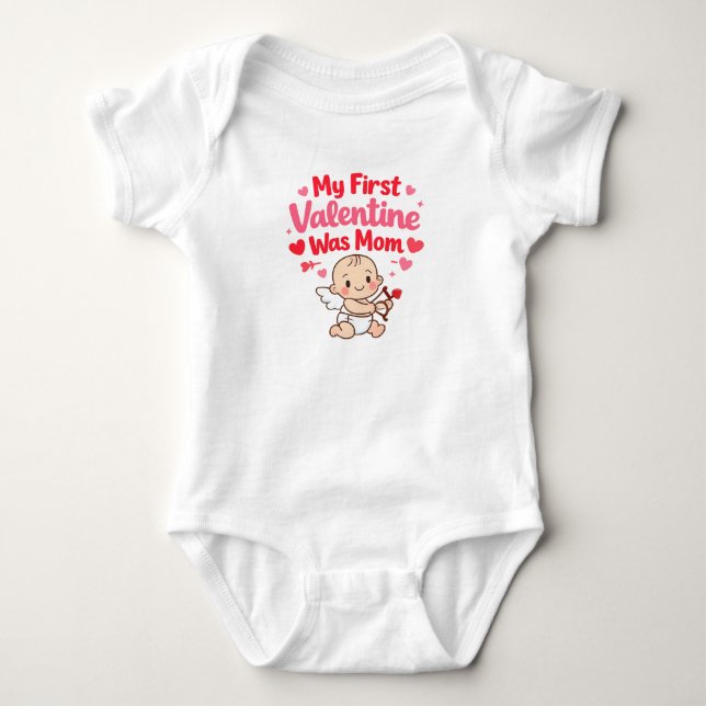 My First Valentine Was Mom Baby Valentine Bodysuit Baby Strampler (Vorderseite)