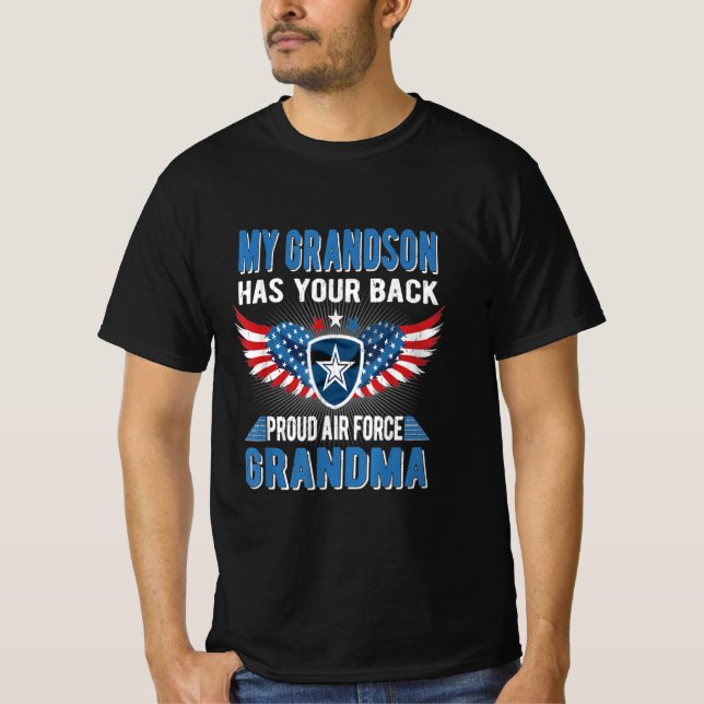 My grandson has your back proud air grandma gift T-Shirt (Vorderseite)