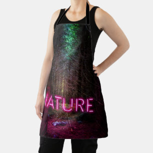 Mysteriöse Fichtenwälder Natur Neon magenta Zeiche Schürze