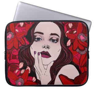 Mysteriöse Mädchen, umgeben von roten Blüten, Laptopschutzhülle