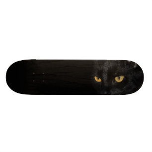 Mysteriöse schwarze Katzen-Fotografie Skateboard