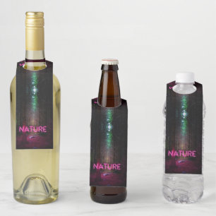 Mysterischer Fichtenwald Natur Neon-Magenta-Schild Flaschenanhänger
