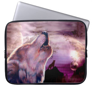 Mystic Wolf Howling auf dem Mond Laptopschutzhülle