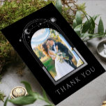 Mystical Black Silver Sun Moon Star Foto Wedding Dankeskarte<br><div class="desc">Mystisch Chic Black Silver Sun Moon Stars Celestial Space Foto Wedding Dankeschön Karten zeigt die Sonne, Mond und Sterne mit einem silbernen Rahmen umgeben Ihr Lieblings-Foto auf einem schwarzen Hintergrund. Auf der Rückseite fügen Sie Ihre benutzerdefinierte Danksagung Nachricht. Personalisieren Sie diese, indem Sie den Text in den bereitgestellten Textfeldern bearbeiten...</div>