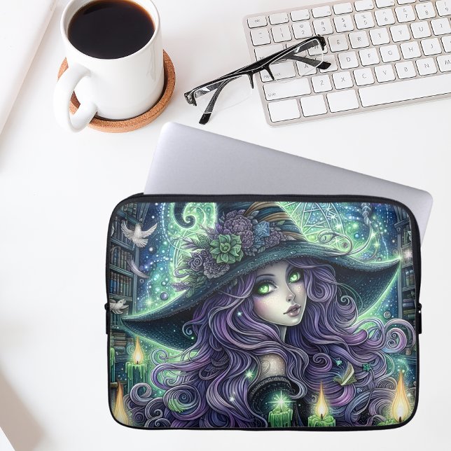 Mystical Celestial Witch Laptopschutzhülle (Von Creator hochgeladen)