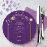 Mystical Lila Gold Sun Moon Stars Space Wedding Menükarte<br><div class="desc">Mystische Lila Gold Sun Moon Stars Space Wedding Menu Cards mit goldenem Sonnenlicht,  Mond und Sternen auf einem lila Hintergrund mit Menüdetails in der Mitte in modernen Goldkalligraphie-Skript. Personalisieren Sie den Text durch Bearbeiten in den bereitgestellten Textfeldern. Entworfen für Sie von Evco Studio © unter www.zazzle.com/store/evcostudio</div>