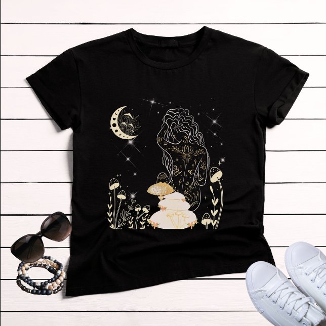 Mystical Moon Goddess T-Shirt (Von Creator hochgeladen)