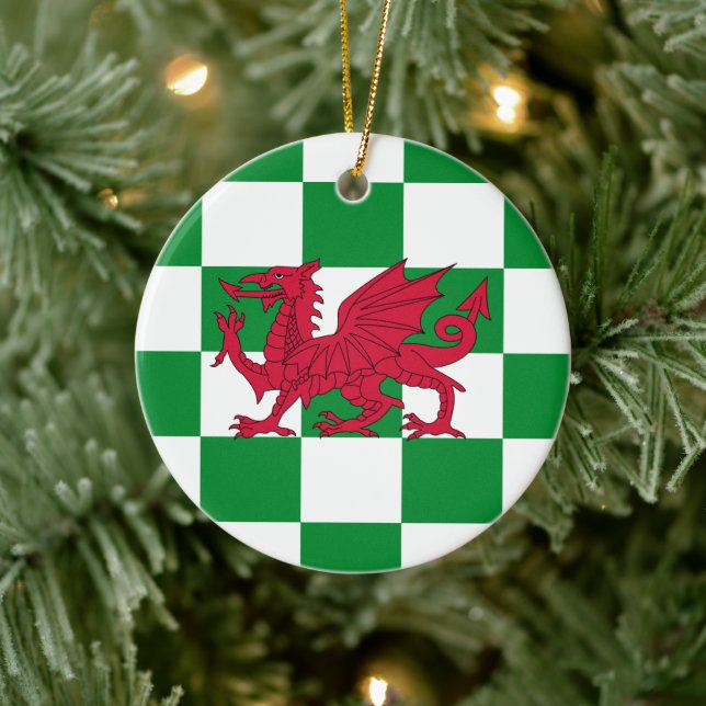 Mystical Red Celtic Dragon Flag Wales Keramik Ornament (Baum)
