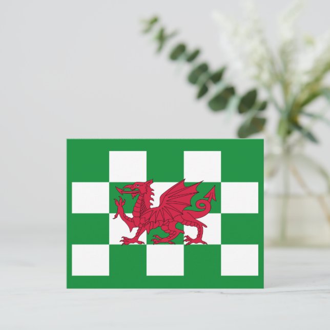 Mystical Red Celtic Dragon Flag Wales Postkarte (Stehend Vorderseite)