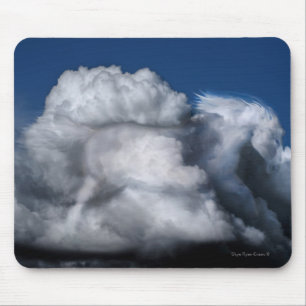 Mystical Wild Stallion im Wolkenspiel Foto Art Mousepad