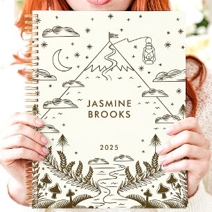 Mystische Bergreise 2025 Benutzerdefinierter Name Planer
