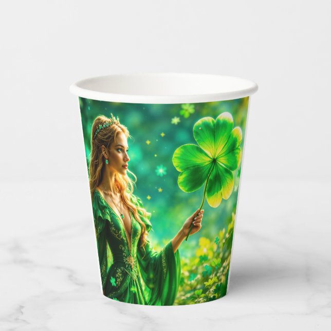 Mystische Kleebeschicht des St. Patrick Day Pappbecher (Vorderseite)