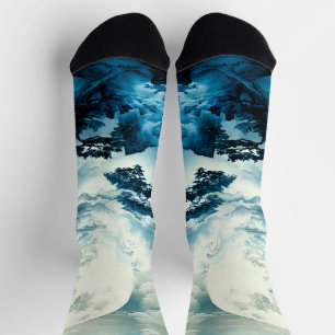 Mystische mondbeschienene Berglandschaft Socken