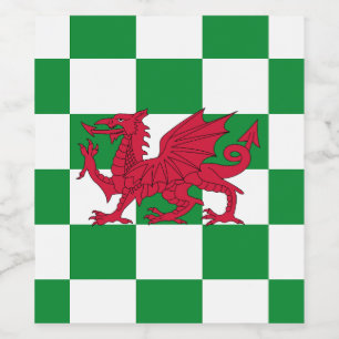 Mystische rote keltische Drachenflagge von Wales Weinetikett