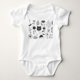 Mystische Tattoo: HandGezeichnet Vintages Abzeiche Baby Strampler