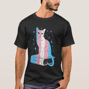 Mystische Transgender-Katze auf einem magischen Bu T-Shirt