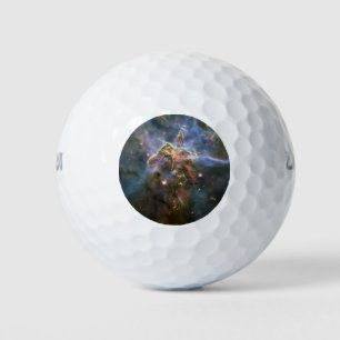 Mystischer Berg in Carina Nebula Hubble Space Golfball