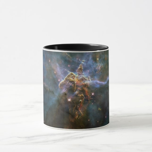 Mystischer Berg in Carina Nebula Hubble Space Tasse (Zentrum)