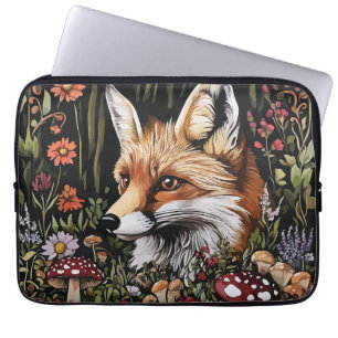 Mystischer Fuchs im verzauberten Wald Laptopschutzhülle