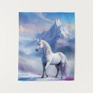 Mystisches Einhorn in einem magischen Fantasiereic Wandteppich