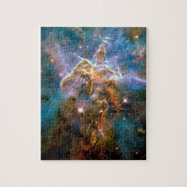 Mystisches Gebirgscarina-Nebelfleck Hubble (Vertikal)