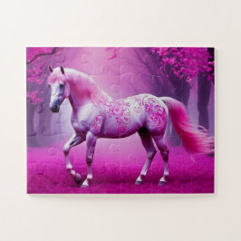 Mystisches rosa Pferd im Fantasy-Wald
