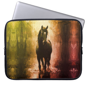 Mystisches Schwarzes Pferd - Dunkle Fantasie Pferd Laptopschutzhülle