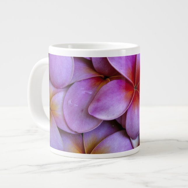 N.A., USA, Maui, Hawaii. Rosa Plumeria blüht. Jumbo-Tasse (Vorderseite Links)