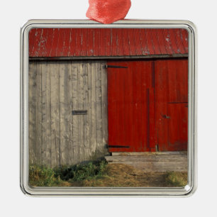 NA, Kanada, New Brunswick, Shepody. Rotes Stallgeb Ornament Aus Metall