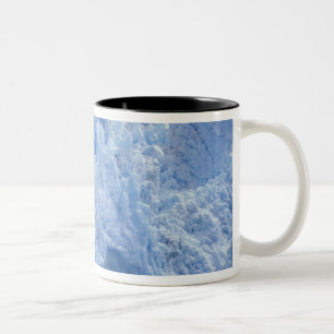 NA, USA, Alaska. Gletscher fällt ins Wasser Zweifarbige Tasse