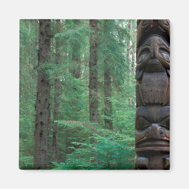 NA, USA, Alaska, Sitka, Sitka Totem Park, A Magnet (Vorne)