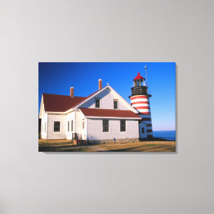 NA, USA, Maine. West Quoddy Leuchtturm in der Nähe Leinwanddruck
