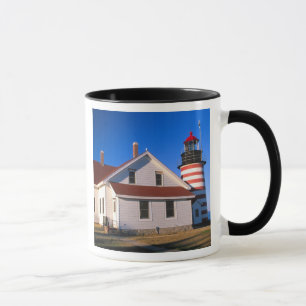 NA, USA, Maine. West Quoddy Leuchtturm in der Nähe Tasse