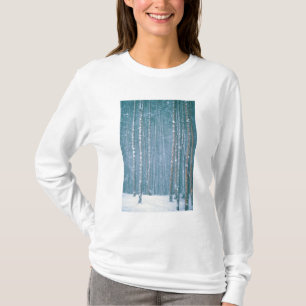 NA, USA, WY. Winterliche Schneelandschaft unter T-Shirt