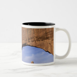 NA, Utah, Arches National Park. Double Arch Zweifarbige Tasse