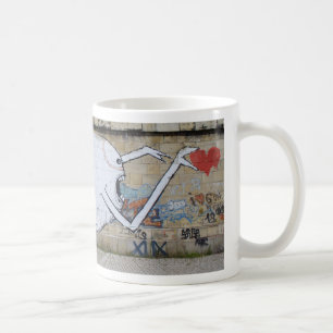 Nach einem Herzen greifen Kaffeetasse