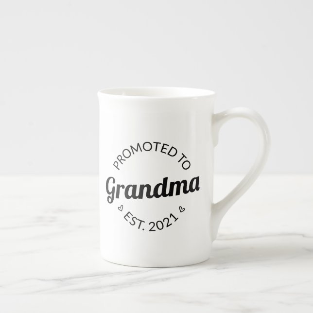 Nach Oma Est befördert. 2021 I Prozellantasse (Rechts)