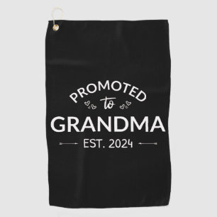Nach Oma Est befördert. 2024 Golfhandtuch