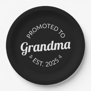 Nach Oma Est befördert. 2025 Pappteller