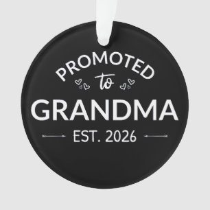 Nach Oma Est befördert. 2026 Ornament