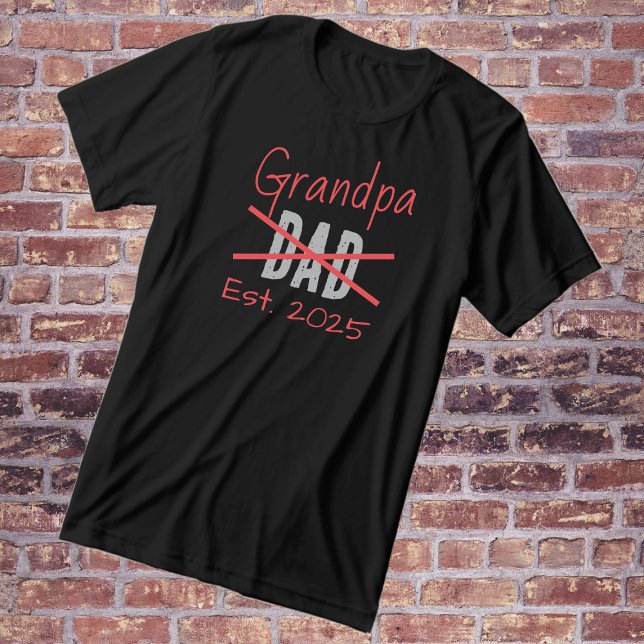 Nach Ost befördert. 2025 Opferoffenbarung Tri-Blend Shirt (Von Creator hochgeladen)