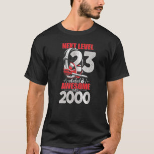 Nächste Stufe Entsperrt 23 Jahre alter Junge 2000  T-Shirt