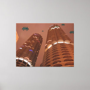 Nacht der Marina City Invasoren Leinwanddruck