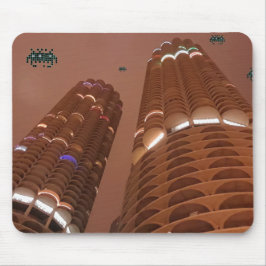 Nacht der Marina City Invasoren Mousepad