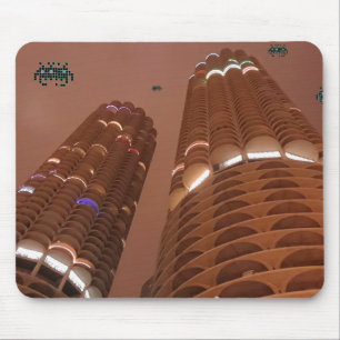Nacht der Marina City Invasoren Mousepad